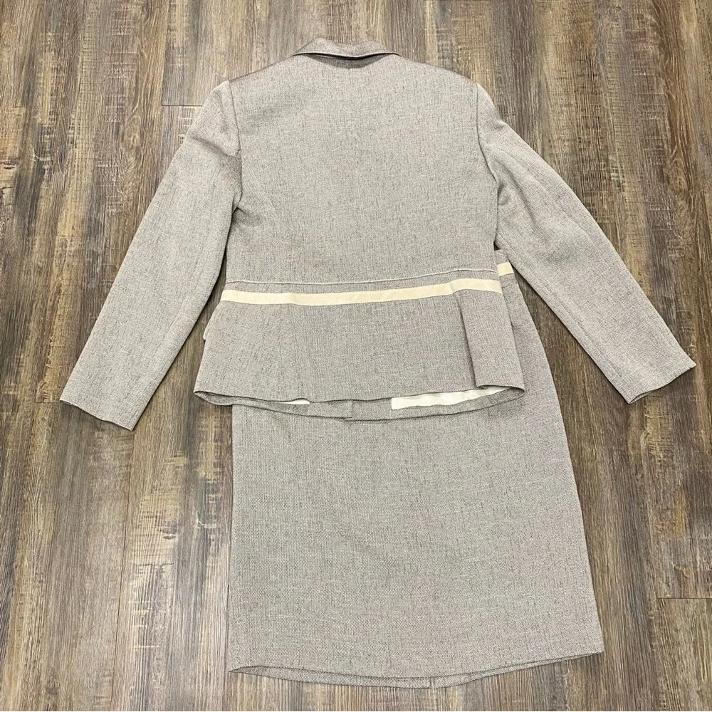 Kasper Beige Blazer and Skirt‎ Set with Cream Accents Career Wear Office Size 10